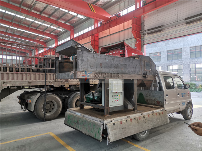 <a href='http://www.mikehart.com.cn/' target='_blank'><span>廢鋼破碎機</span></a>渦電流分選機發(fā)貨現(xiàn)場實拍