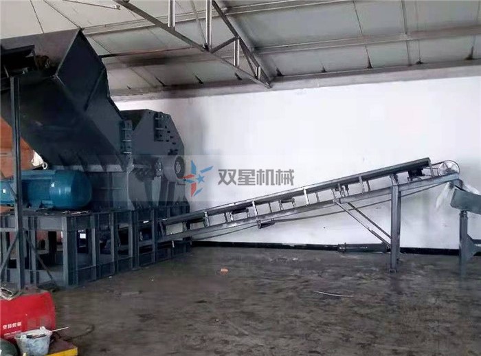 一小時加工5噸金屬架子需要用哪種破碎機？